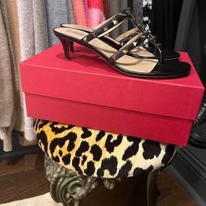 Valentino Garavani rock stud 38.5 thong sandal kitten heel black 50mm $770